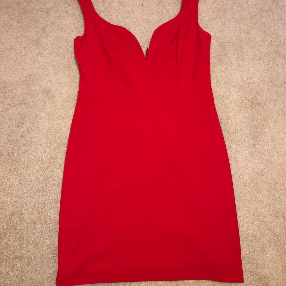 Beautiful red dress!